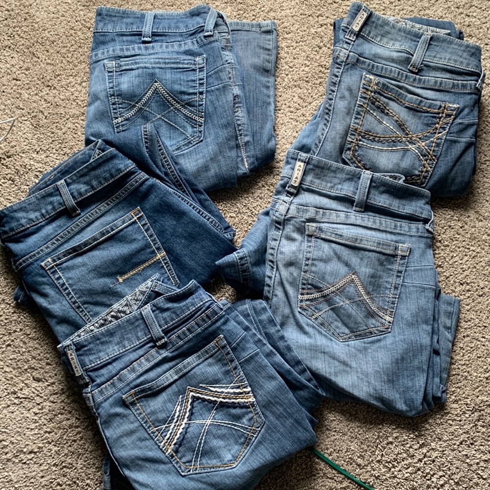 Fixer-Upper Bundle of Ariat size 33